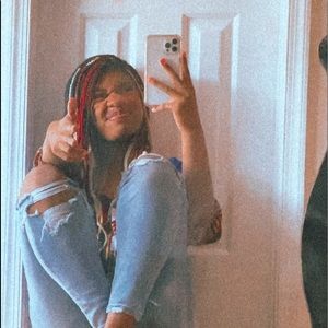 Meet your Posher, Lydasia